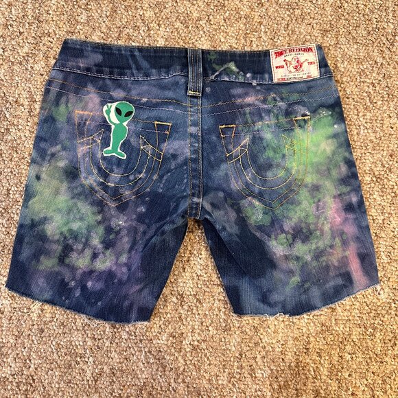TRUE RELIGION Alien stretch tie dye Shorts Women's Size 26 Denim Cutoff Hem Y2K - Picture 5 of 8